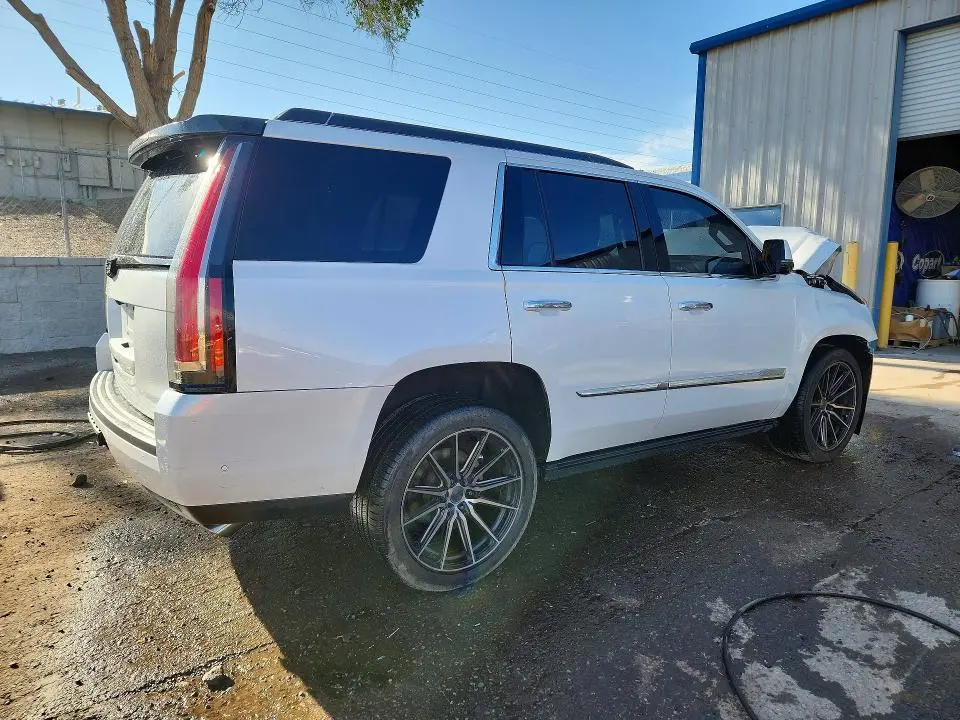 2017 CADILLAC ESCALADE PLATINUM  