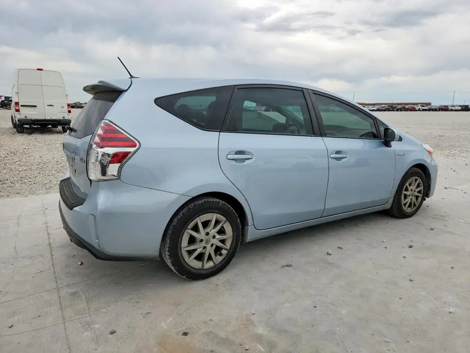 2016 TOYOTA PRIUS V FOUR  