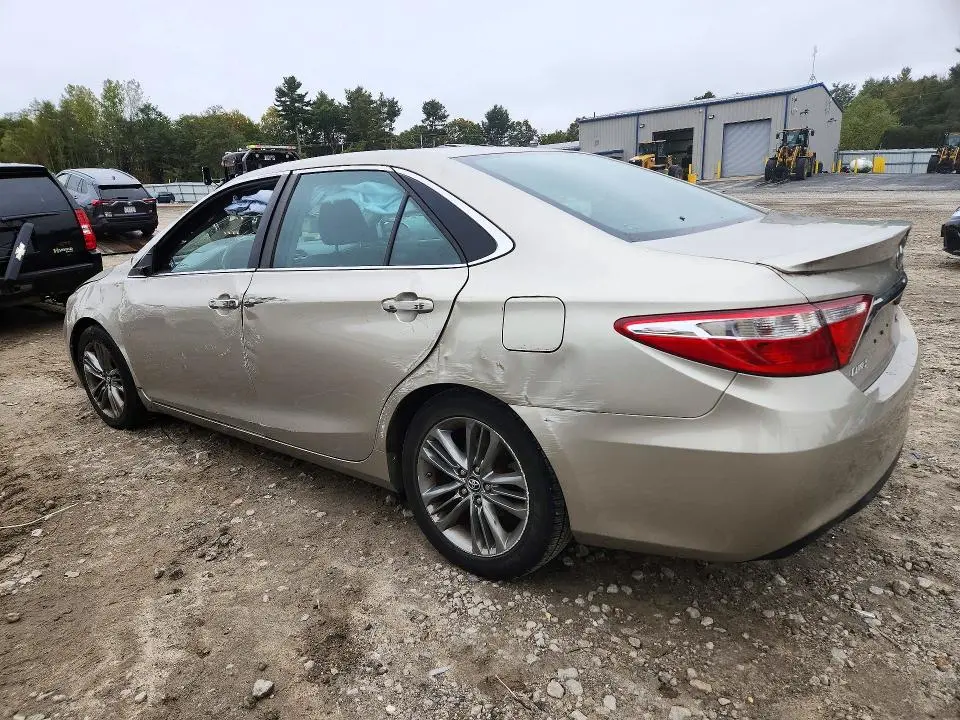 2017 TOYOTA CAMRY SE  