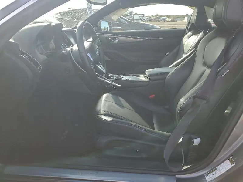 2018 INFINITI Q60 LUXE 300  