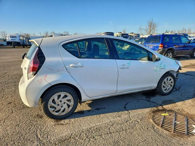 2016 TOYOTA PRIUS C   