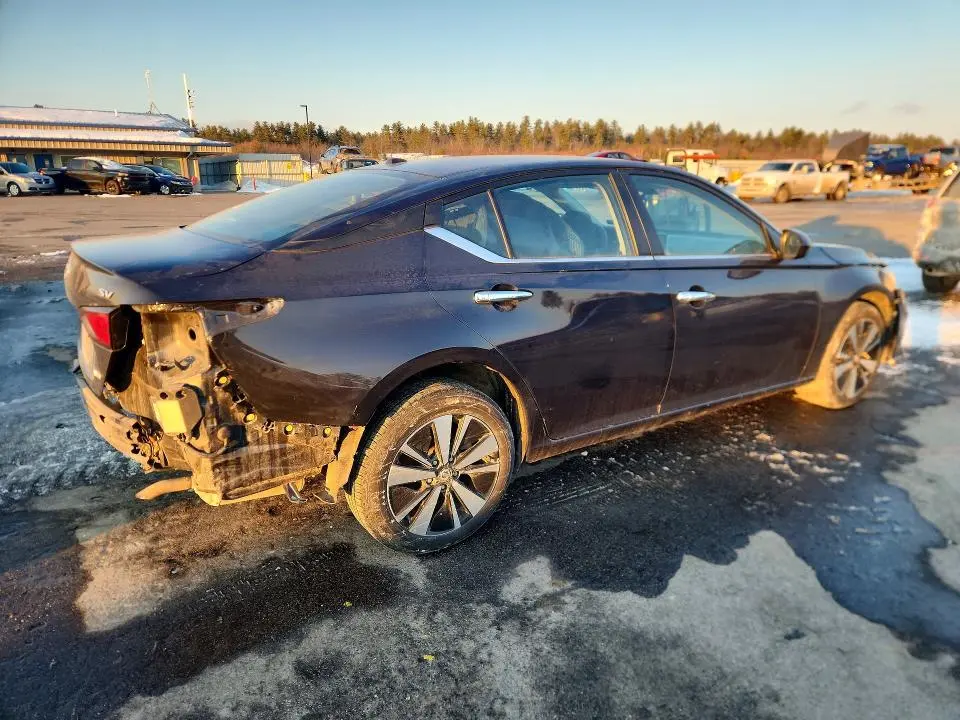 2022 NISSAN ALTIMA SV  