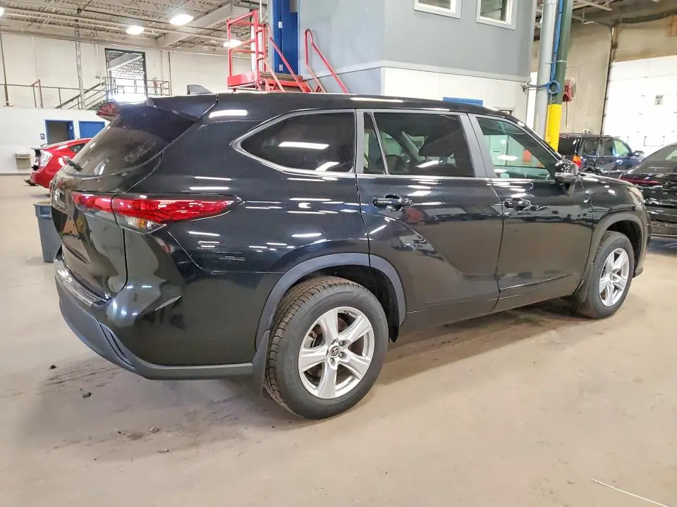 2023 TOYOTA HIGHLANDER LE  