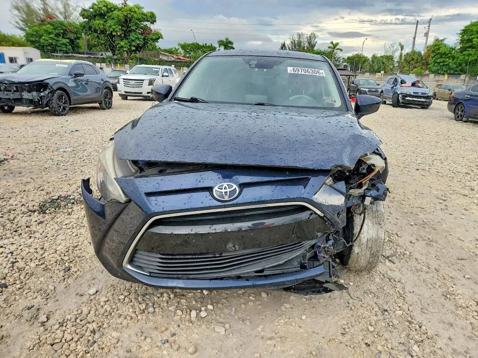 2018 TOYOTA YARIS IA BASE  