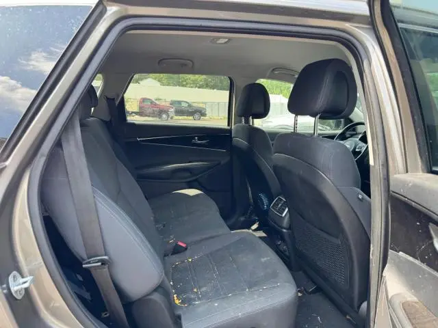 2016 KIA SORENTO LX  