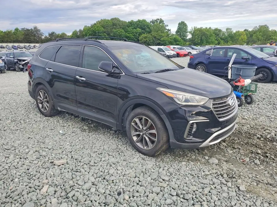 2017 HYUNDAI SANTA FE SE  