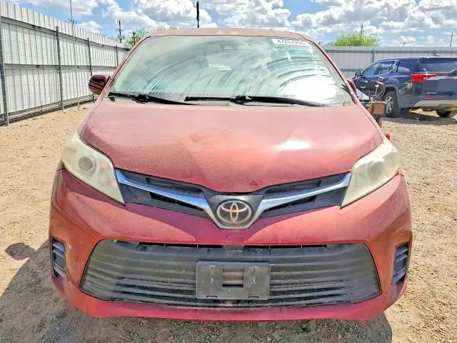 2018 TOYOTA SIENNA LE 8-PASSENGER  