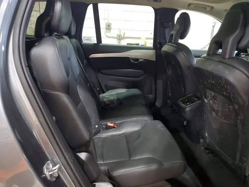 2018 VOLVO XC90 T5  