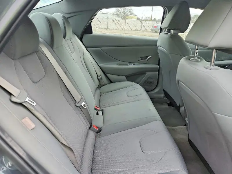 2024 HYUNDAI ELANTRA SE  