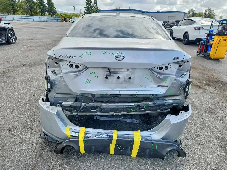 2021 NISSAN ALTIMA SR  