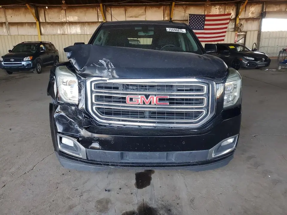 2017 GMC YUKON XL K1500 SLE  