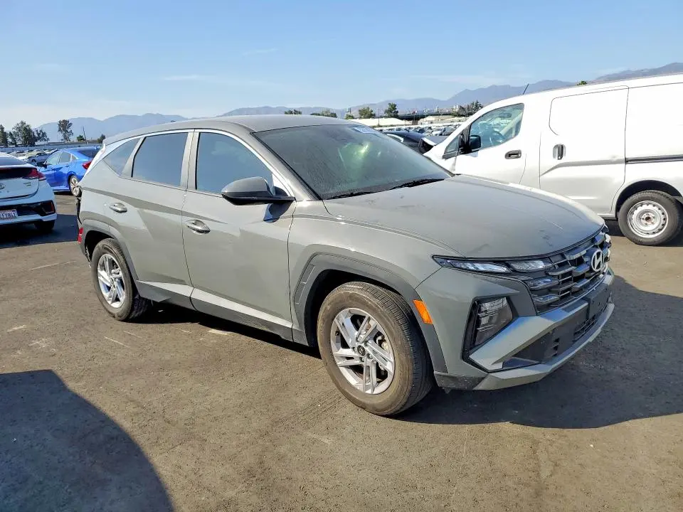 2025 HYUNDAI TUCSON SE  