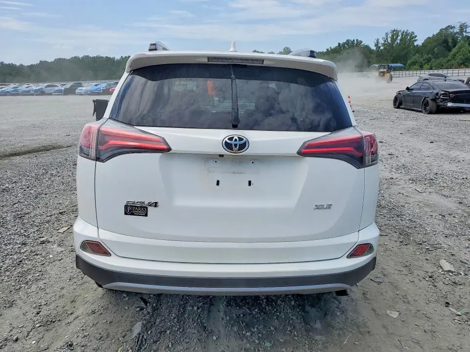2017 TOYOTA RAV4 XLE  