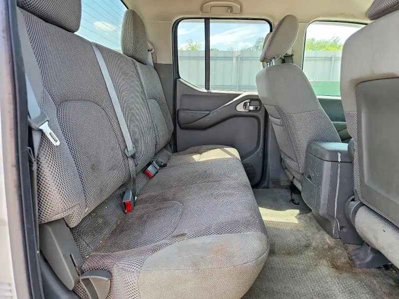 2013 NISSAN FRONTIER S  