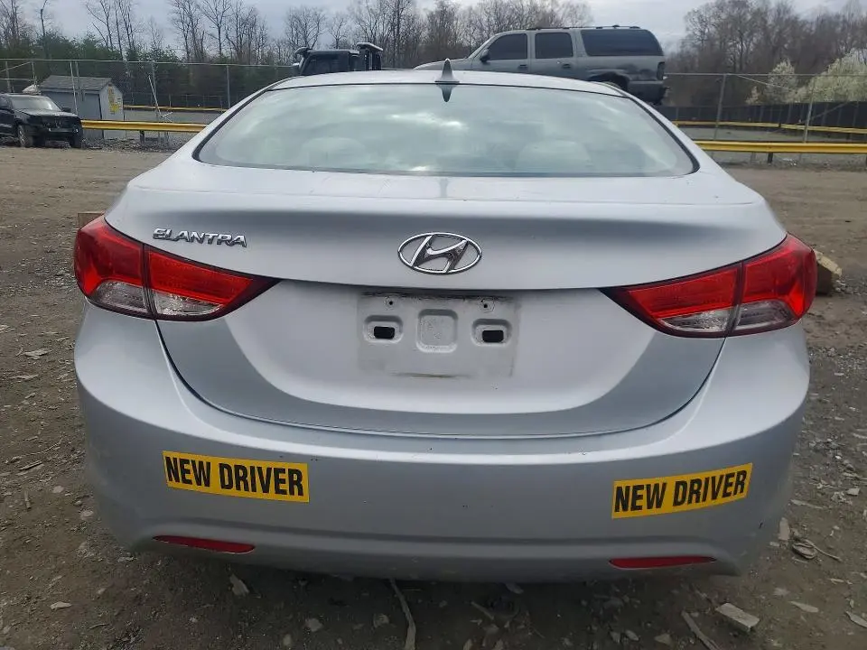 2013 HYUNDAI ELANTRA GLS  