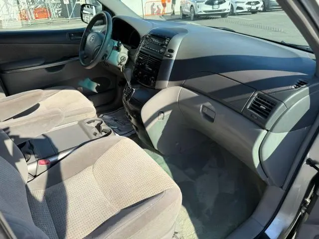 2010 TOYOTA SIENNA CE  
