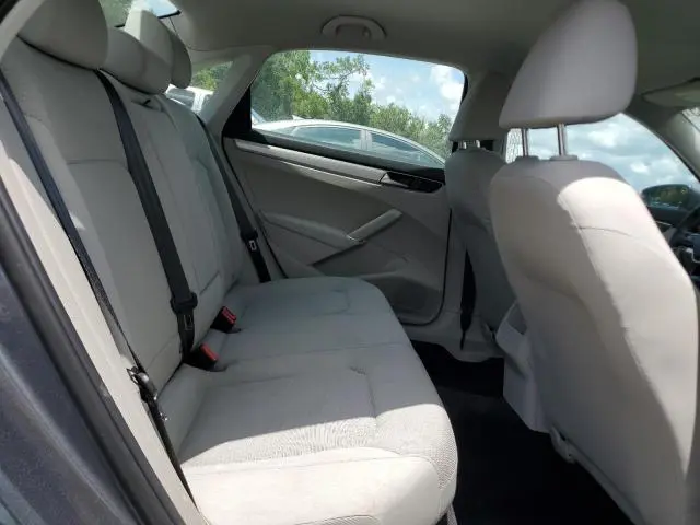 2017 VOLKSWAGEN PASSAT S  