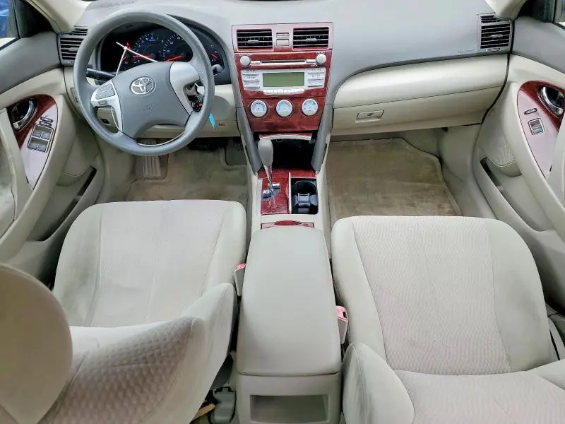 2010 TOYOTA CAMRY LE  