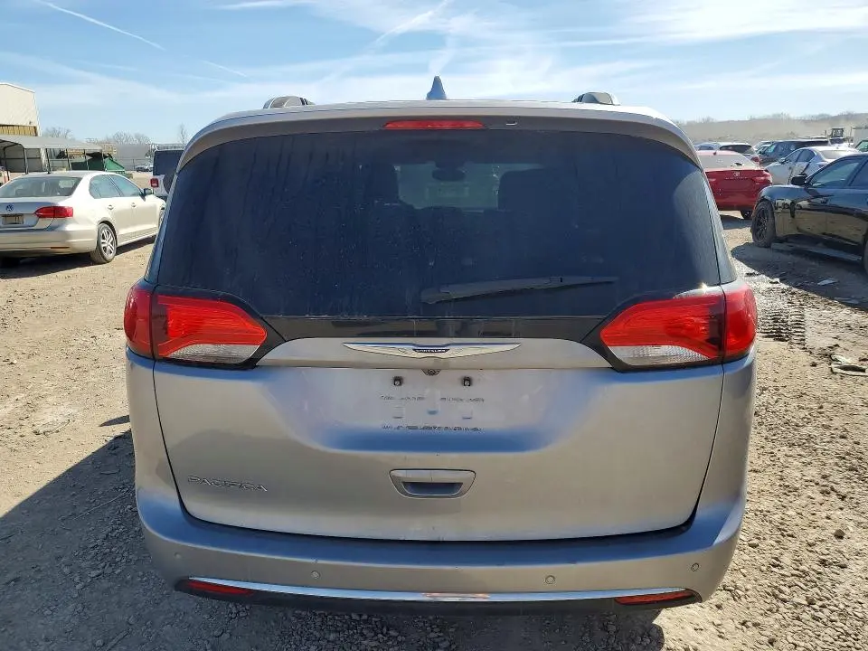 2019 CHRYSLER PACIFICA TOURING L  