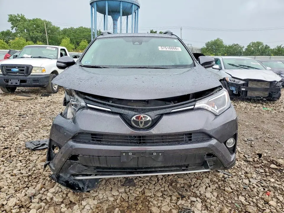 2017 TOYOTA RAV4 XLE  