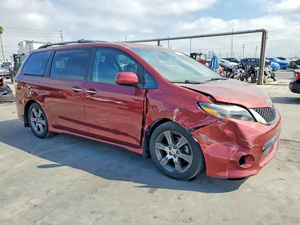 2015 TOYOTA SIENNA SE PREMIUM 8-PASSENGER  