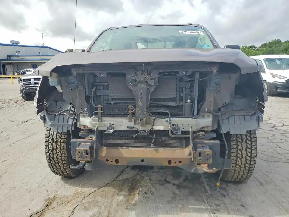 2017 NISSAN TITAN S  