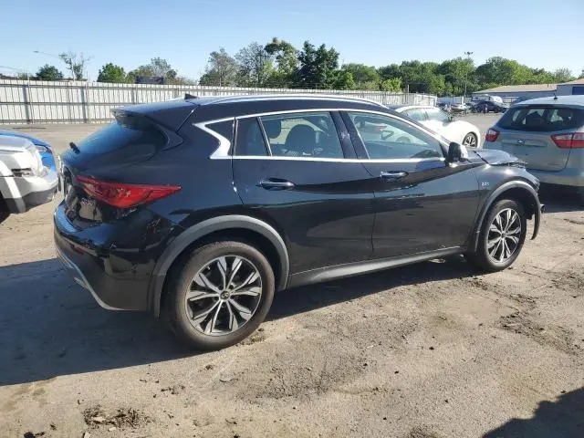 2018 INFINITI QX30 PURE  