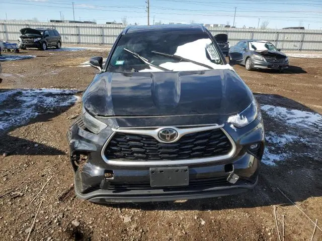 2021 TOYOTA HIGHLANDER XLE  