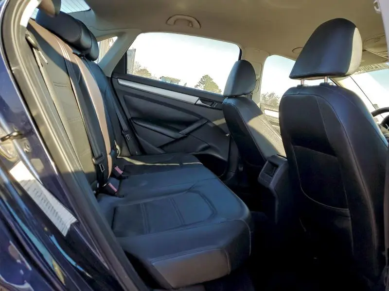 2012 VOLKSWAGEN PASSAT SE  