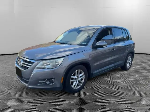 2011 VOLKSWAGEN TIGUAN S  