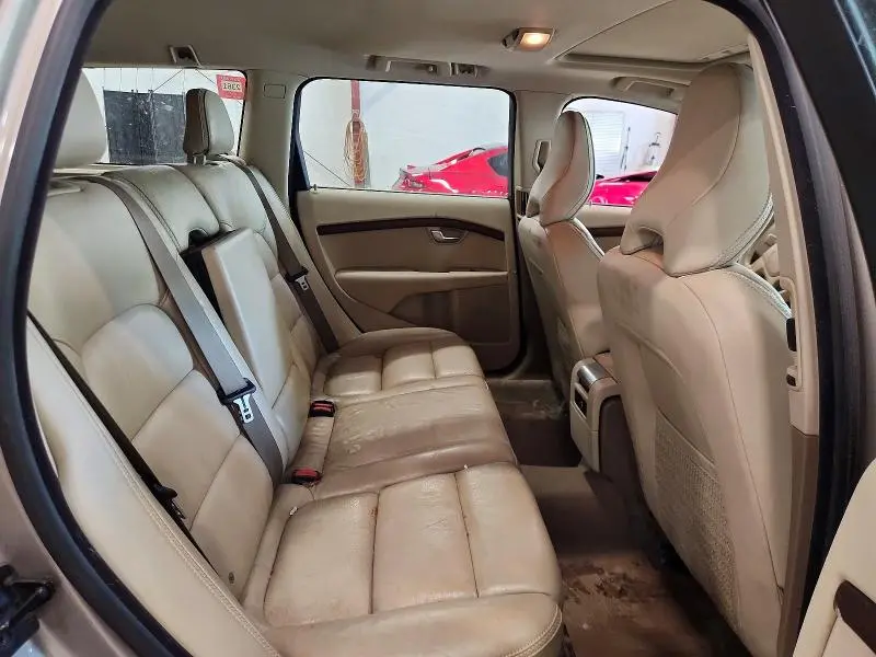 2011 VOLVO XC70 3.2  
