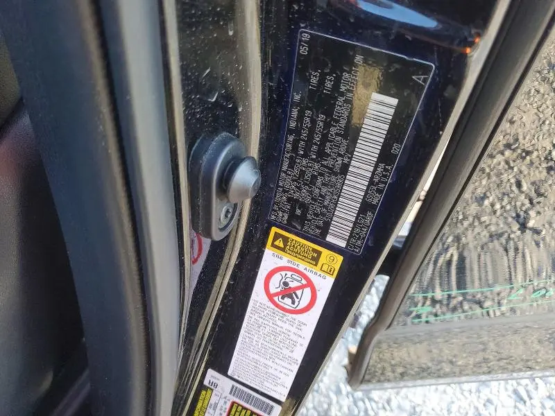 2019 TOYOTA HIGHLANDER SE  