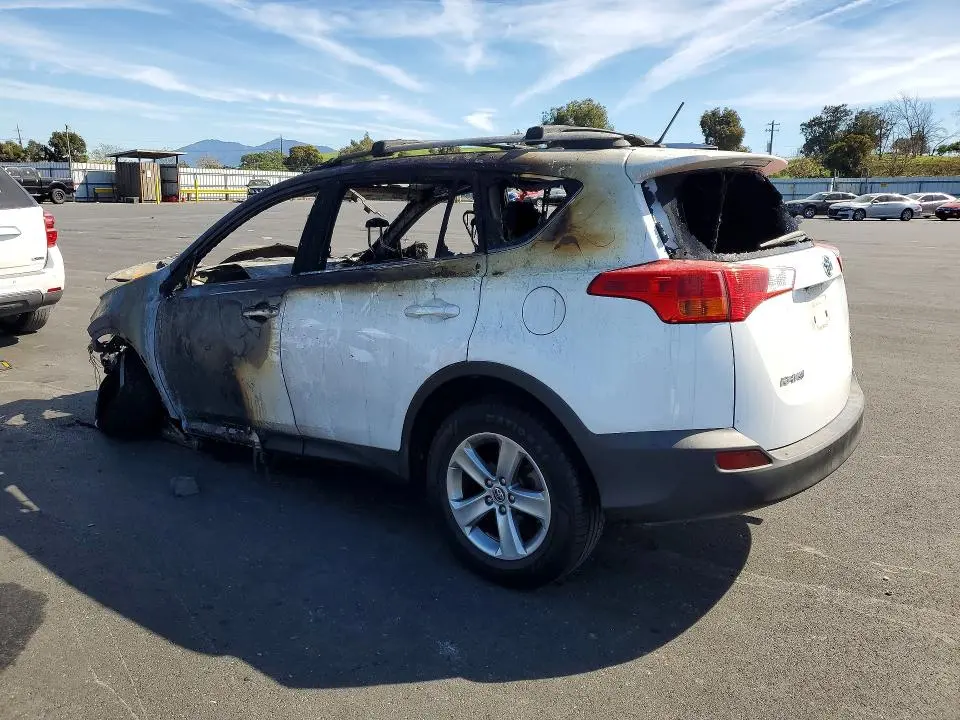 2015 TOYOTA RAV4 XLE  