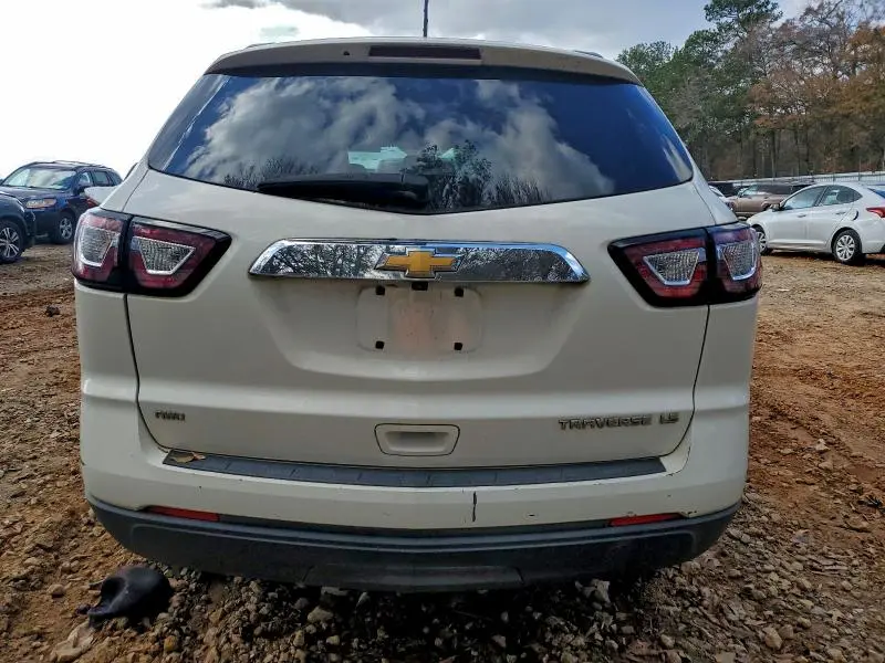 2013 CHEVROLET TRAVERSE LS  