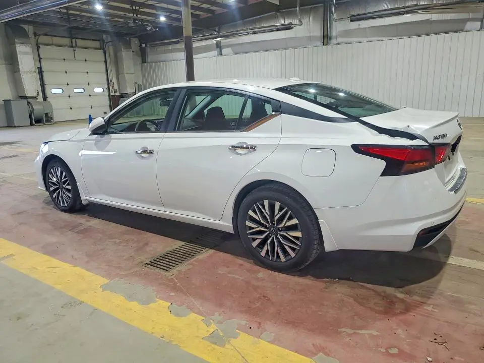 2023 NISSAN ALTIMA SV  