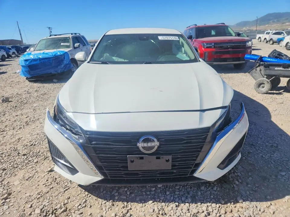 2023 NISSAN ALTIMA SV  