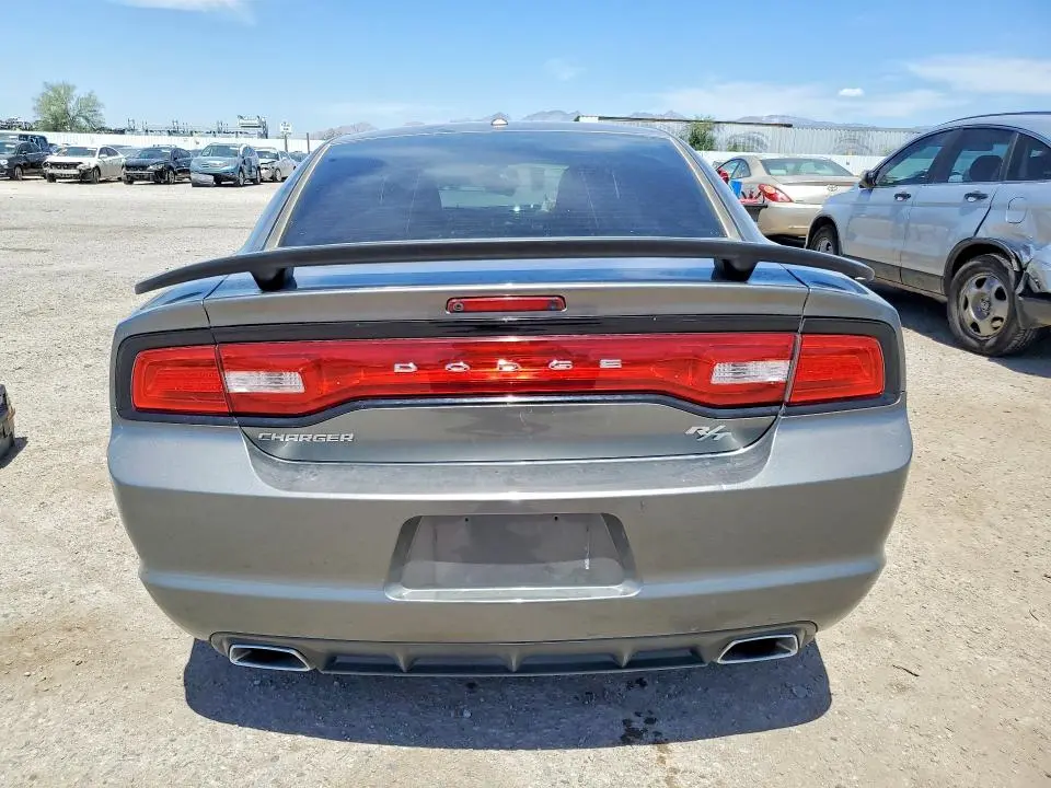 2011 DODGE CHARGER R  