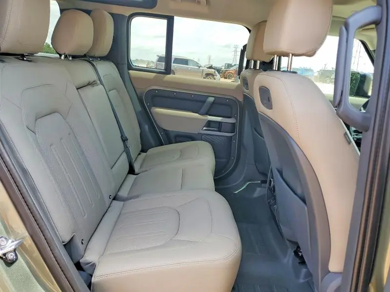 2022 LAND ROVER DEFENDER 110 S  