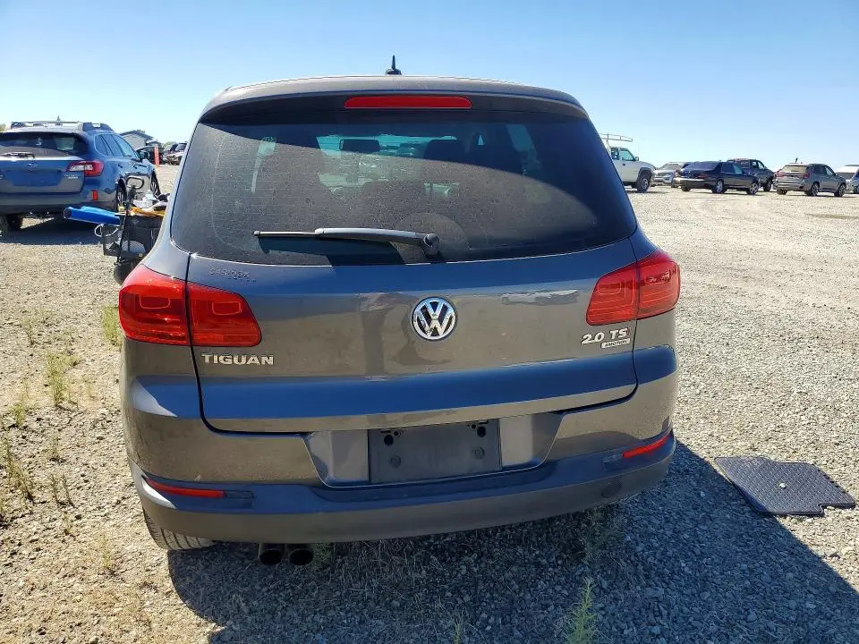 2014 VOLKSWAGEN TIGUAN S  