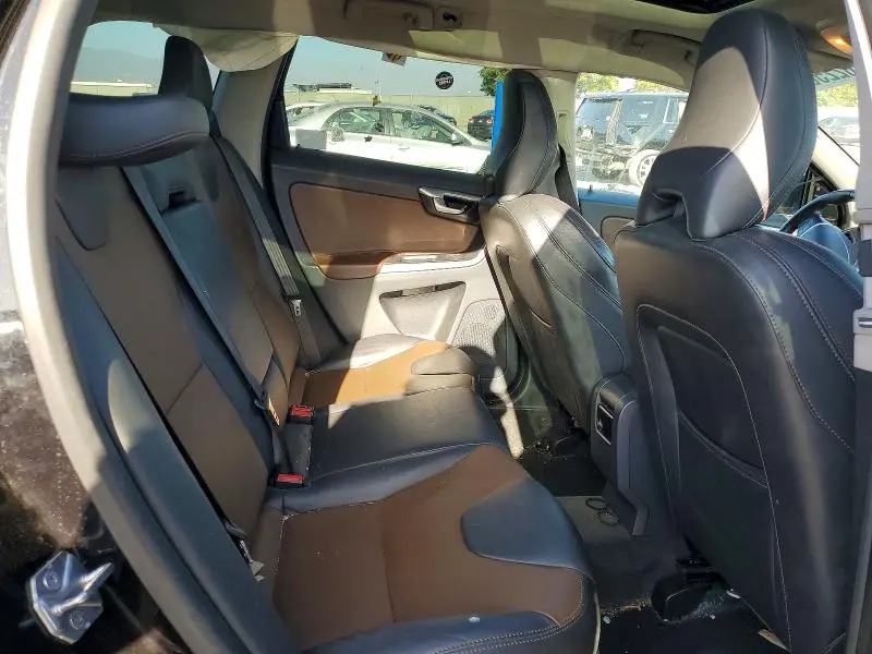 2017 VOLVO XC60 T5 DYNAMIC  