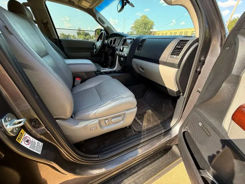 2012 TOYOTA SEQUOIA PLATINUM  