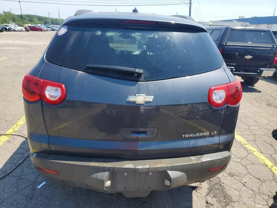 2012 CHEVROLET TRAVERSE LS  