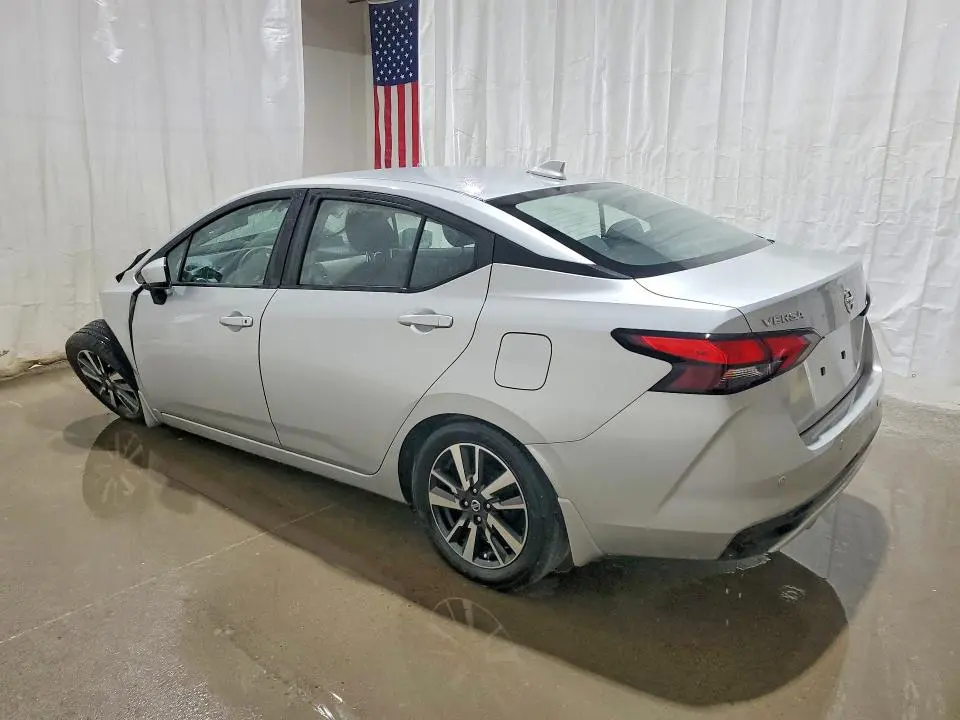 2022 NISSAN VERSA SV  