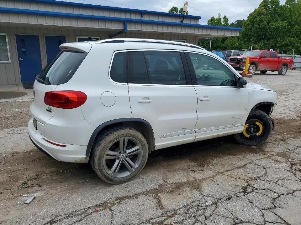 2017 VOLKSWAGEN TIGUAN SPORT  