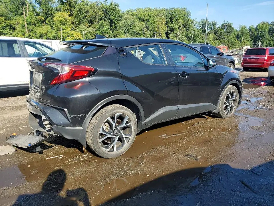 2021 TOYOTA C-HR XLE  