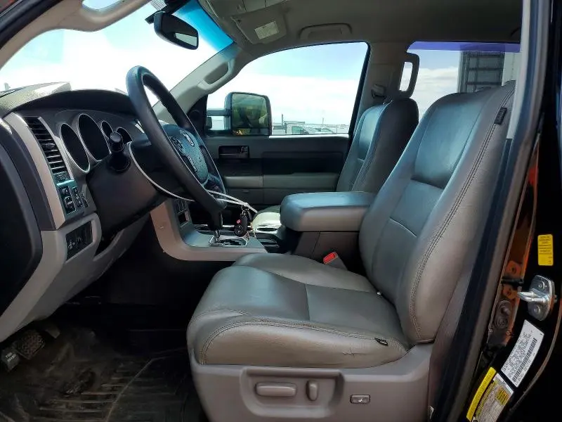 2013 TOYOTA TUNDRA CREWMAX SR5  