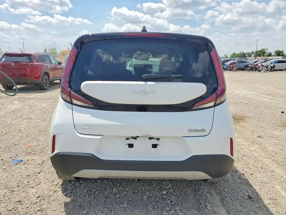 2025 KIA SOUL LX  