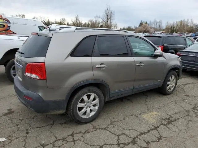2013 KIA SORENTO LX  