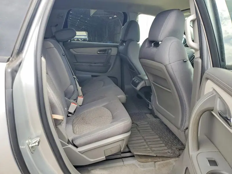 2015 CHEVROLET TRAVERSE LS  
