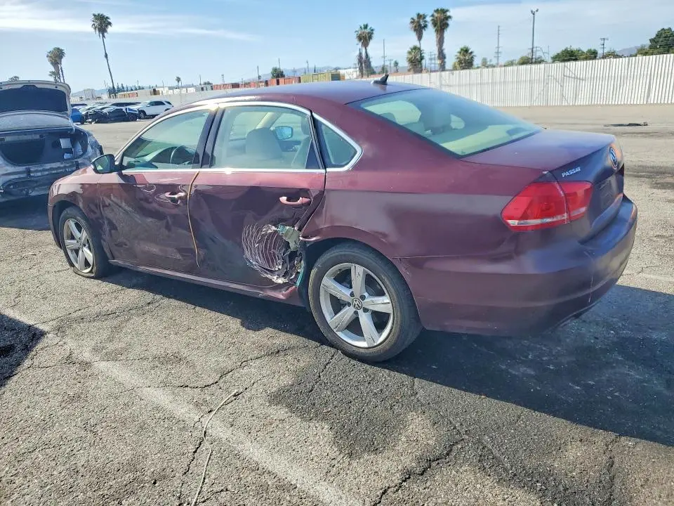2013 VOLKSWAGEN PASSAT SE  